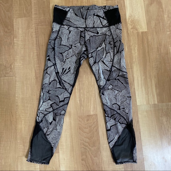 Lulu Lemon Goal Crusher 7/8 Tight in Dottie Tribe - Picture 1 of 5